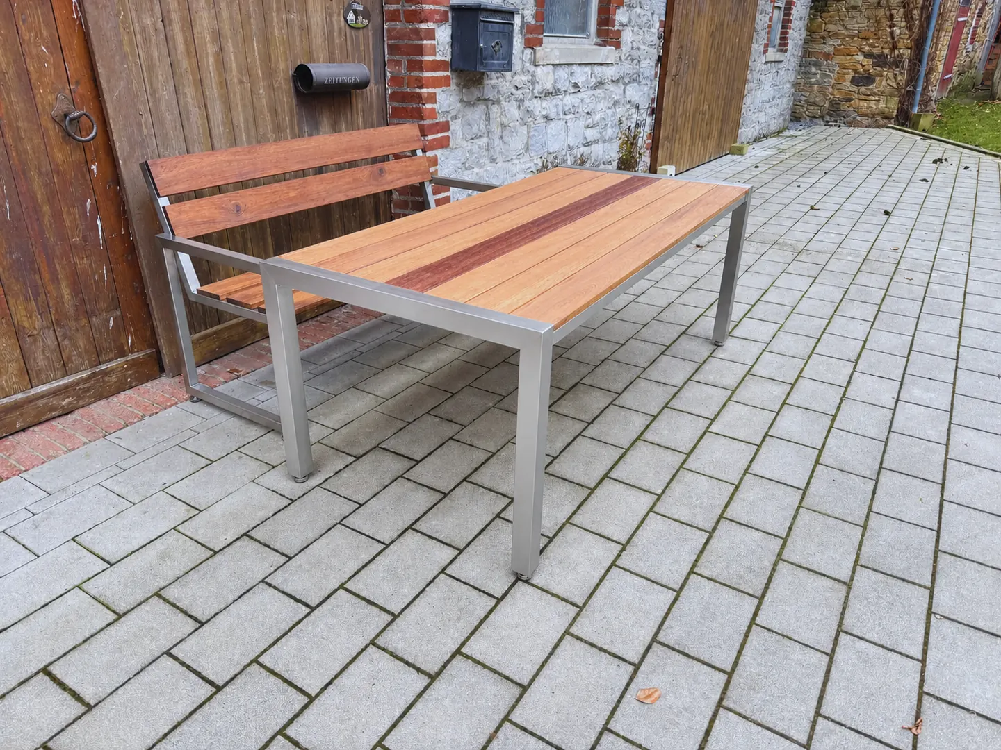 Gartentisch nach Maß aus Edelstahl oder Stahl